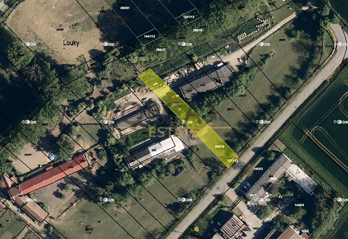 Prodej podílu 1/10 pozemku 128 m²