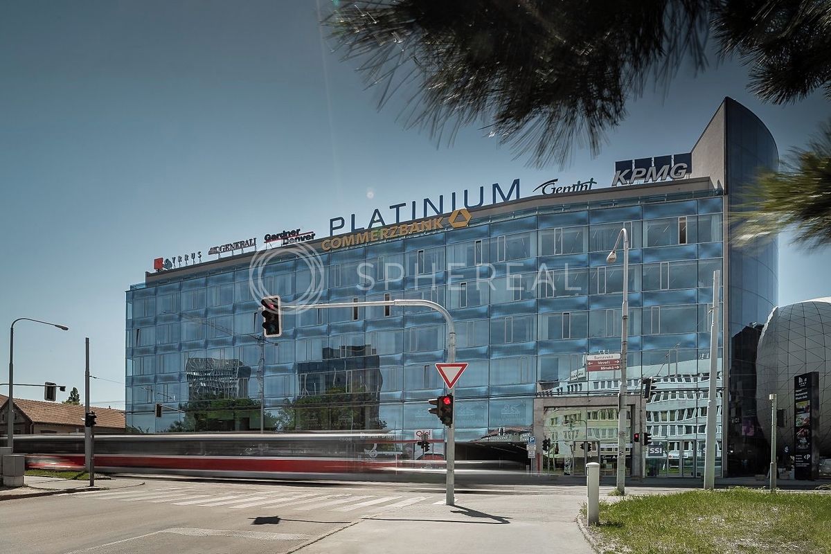 Pronájem kanceláře 658 m²