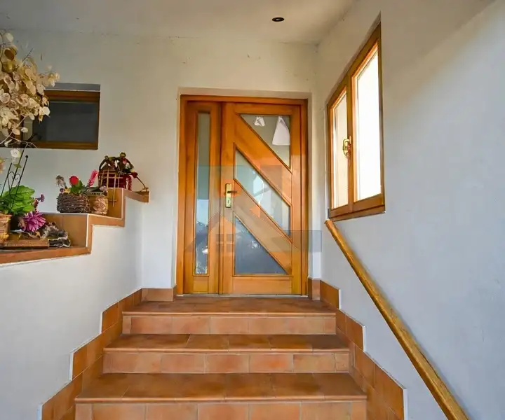 Prodej rodinného domu 225 m², pozemek 1973 m², Líně – náhled fotky 3