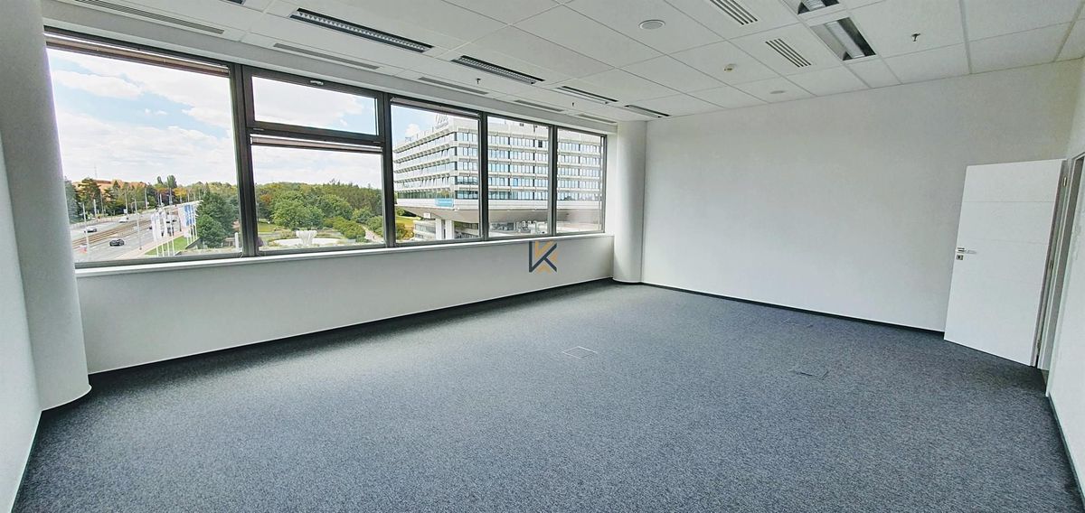 Pronájem kanceláře 2200 m² – fotografie 2