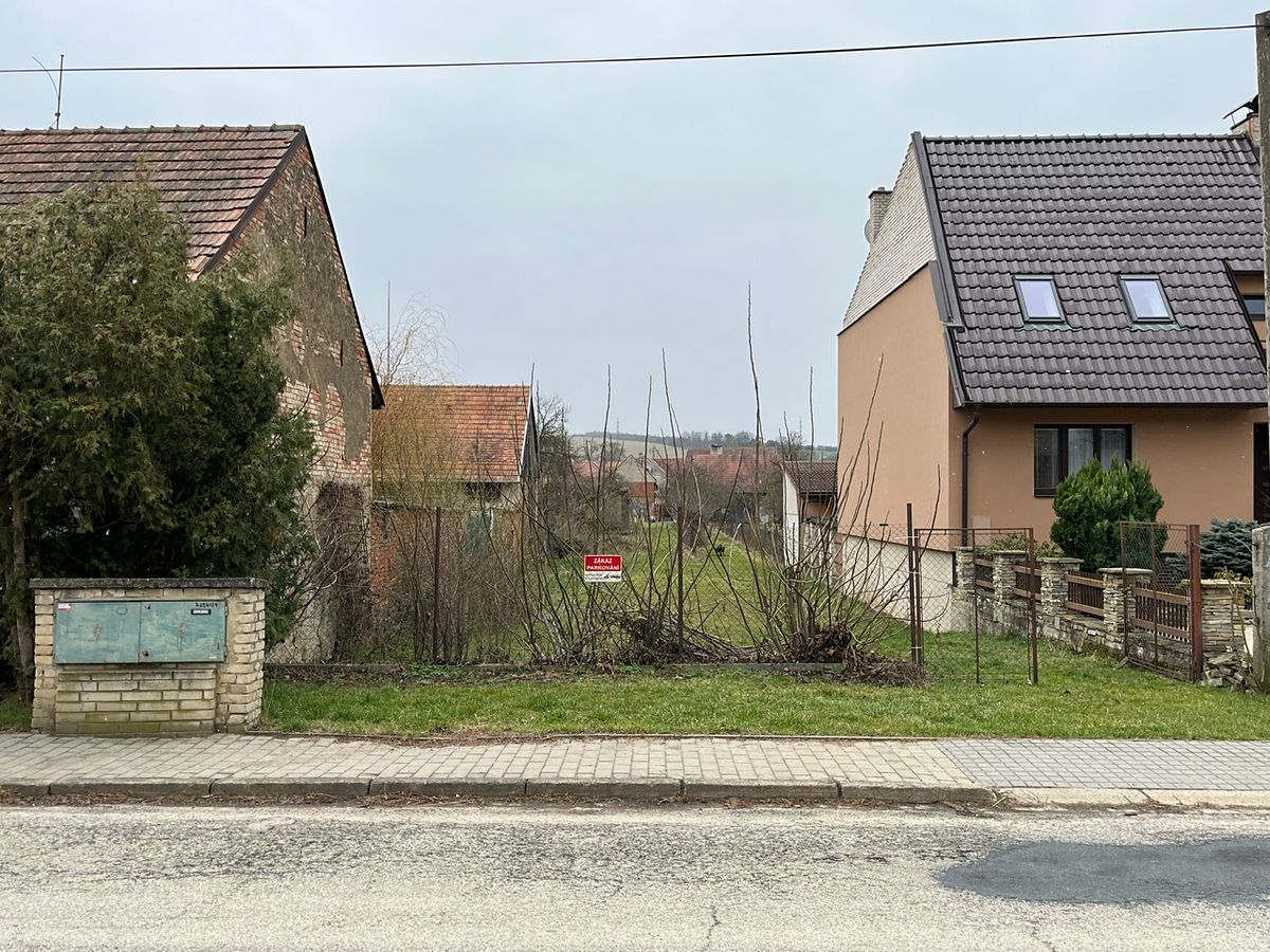 Prodej stavebního pozemku 642 m² – fotografie 2