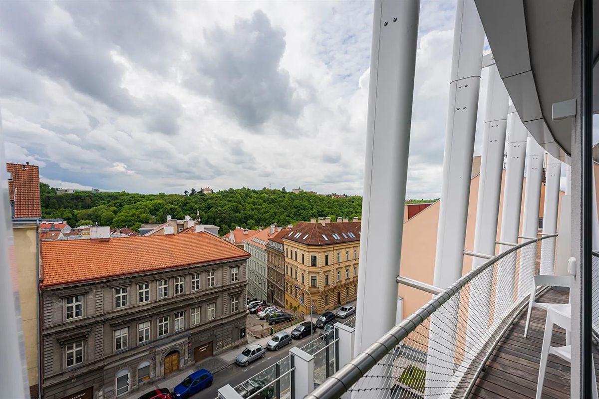 Pronájem bytu 2+kk 71 m² – fotografie 3