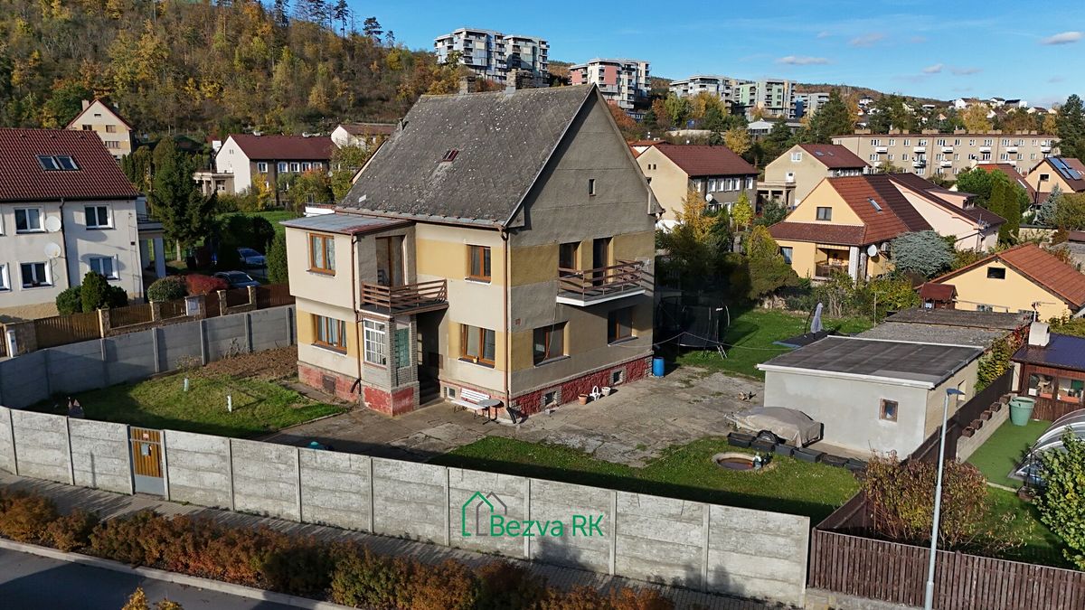 Prodej rodinného domu 270 m², pozemek 762 m²
