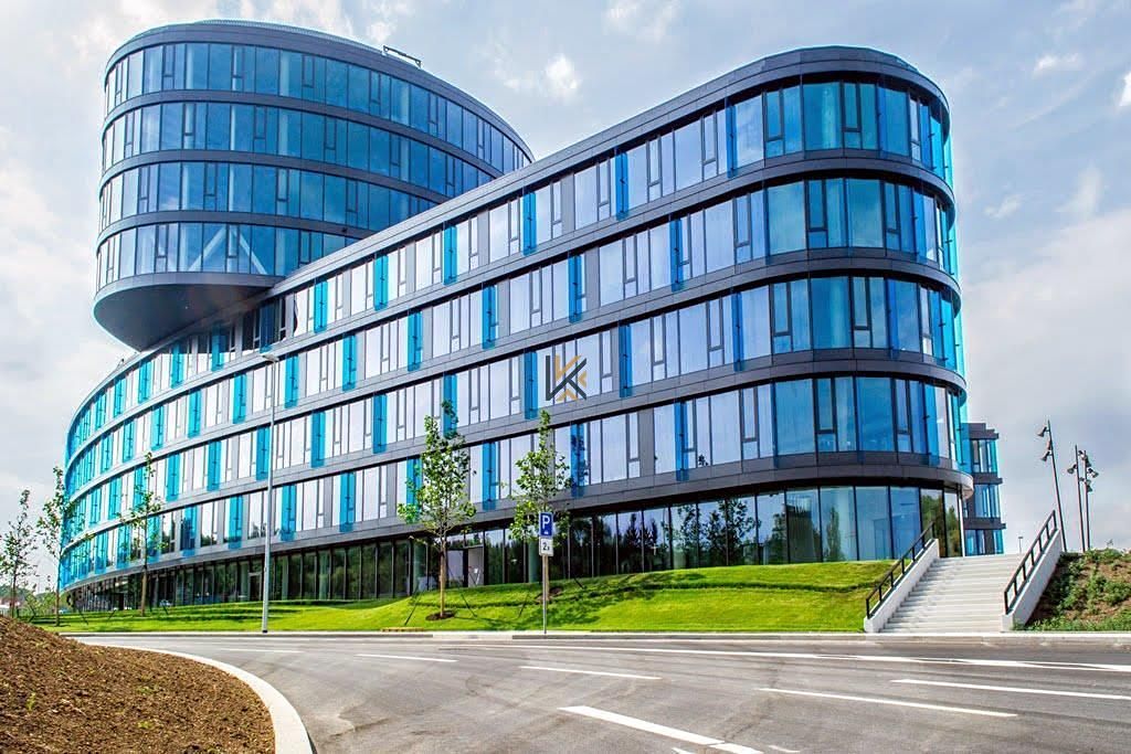 Pronájem kanceláře 1000 m²