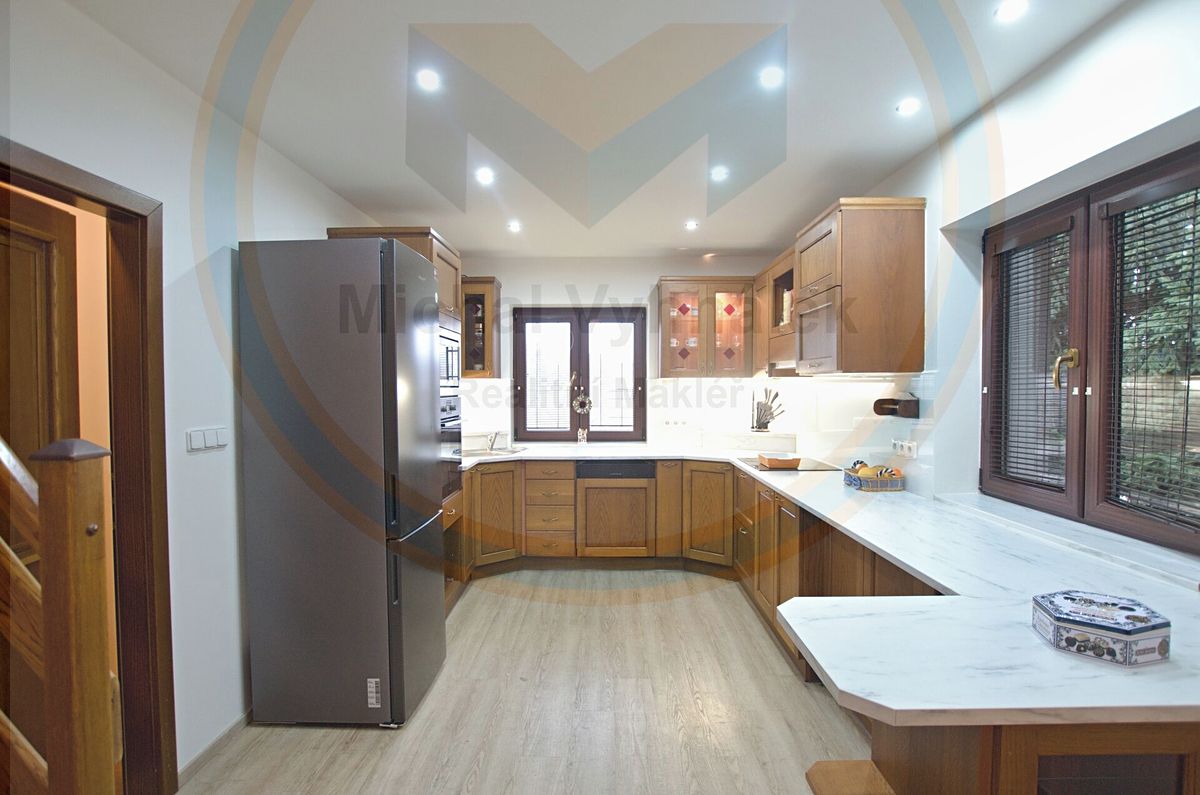 Prodej rodinného domu 154 m², pozemek 1244 m² – fotografie 4