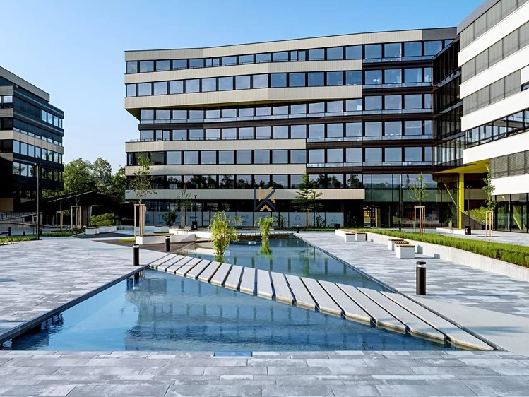 Pronájem komerčního prostoru, 514 m² (2 z 7)