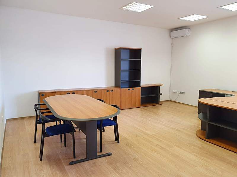 Pronájem kanceláře 32 m² – fotografie 3