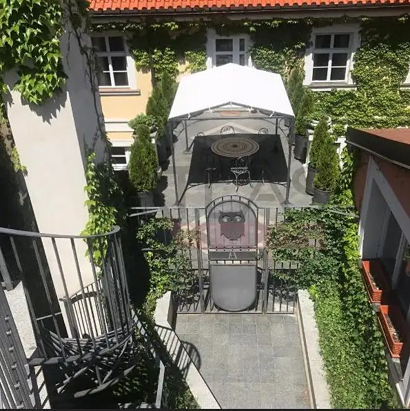 Pronájem bytu 4+1 178 m², Praha – náhled fotky 2
