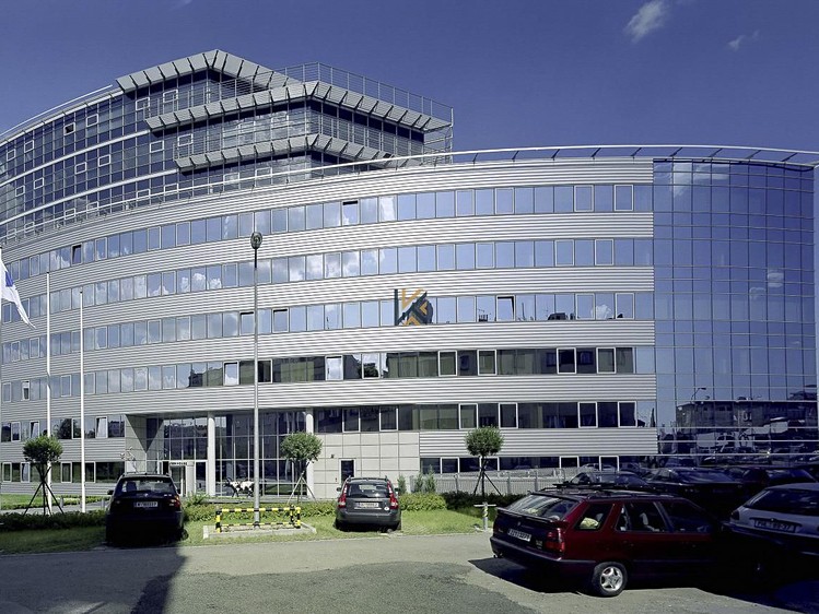 Pronájem komerčního prostoru, 1 255 m² (1 z 5)