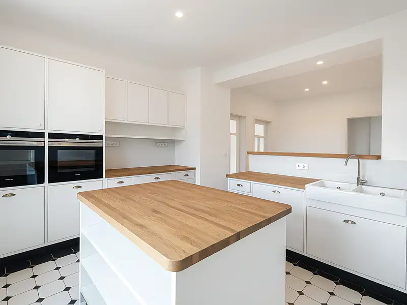 Pronájem rodinného domu 356 m², pozemek 1389 m², Černošice – náhled fotky 2