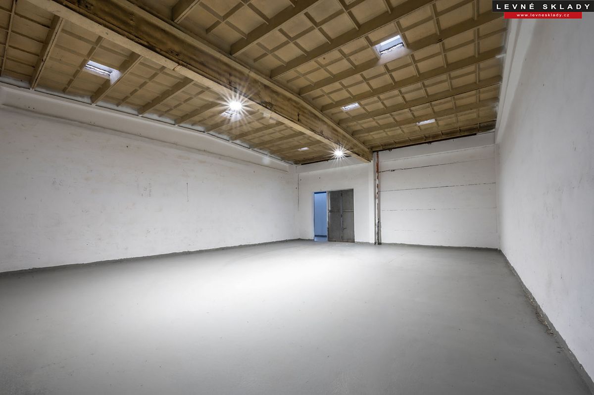 Pronájem skladového prostoru 1000 m² – fotografie 2