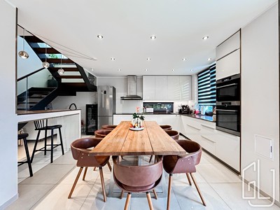 Будинок на продаж, 260 м² (2 з 37)