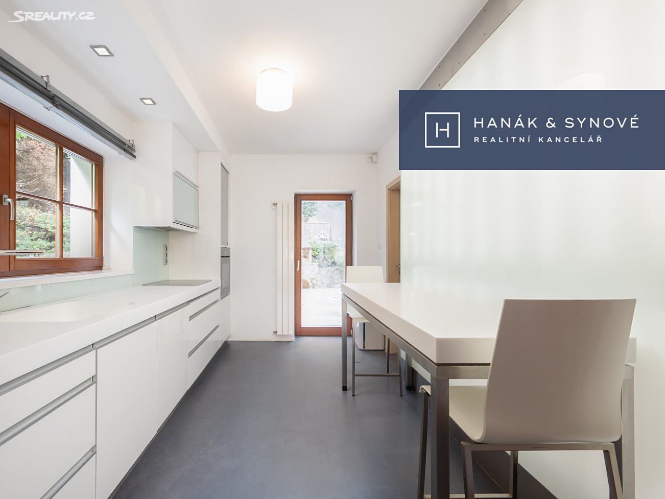 Prodej  rodinného domu 253 m², pozemek 2 546 m² – pohled 6