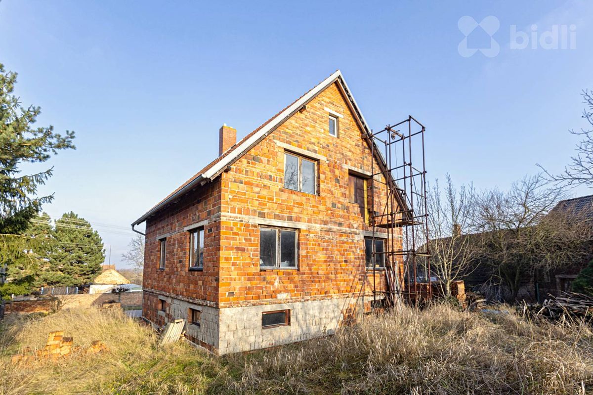 Prodej rodinného domu 180 m², pozemek 2023 m² – fotografie 2