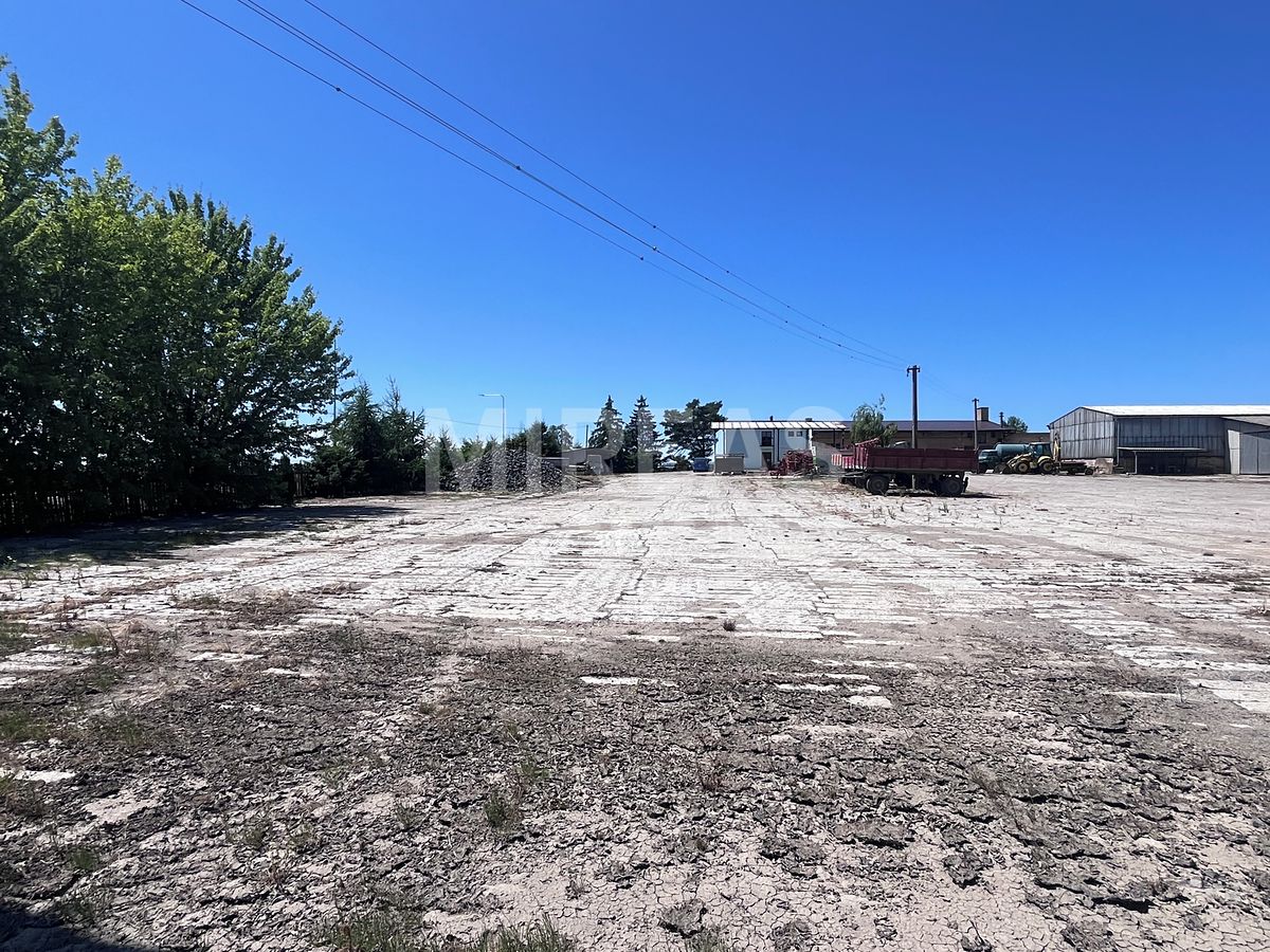 Pronájem komerčního pozemku 3325 m² – fotografie 3