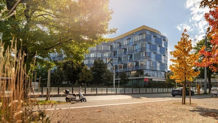 Pronájem kanceláře 350 m² – fotografie 2