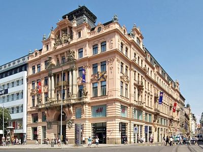 Pronájem kanceláře 293 m²