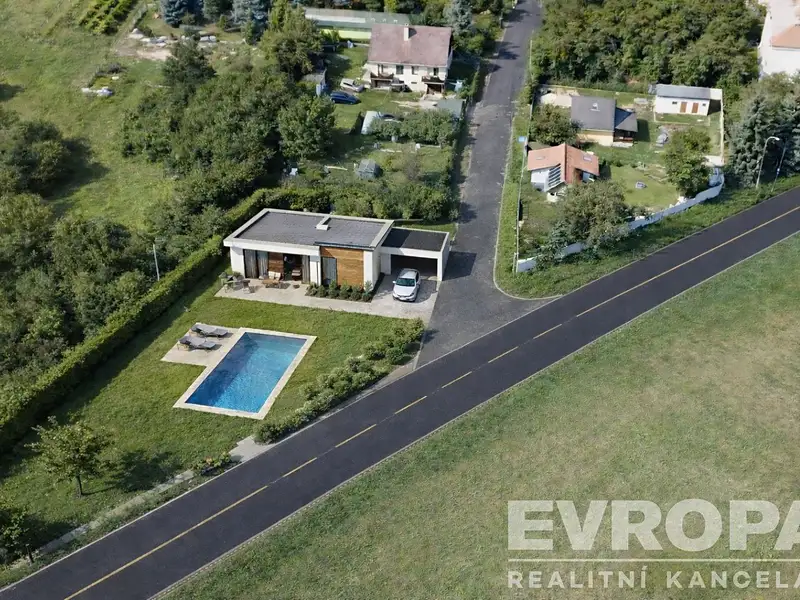 Prodej stavebního pozemku 975 m², Uhlířská Lhota – náhled fotky 1