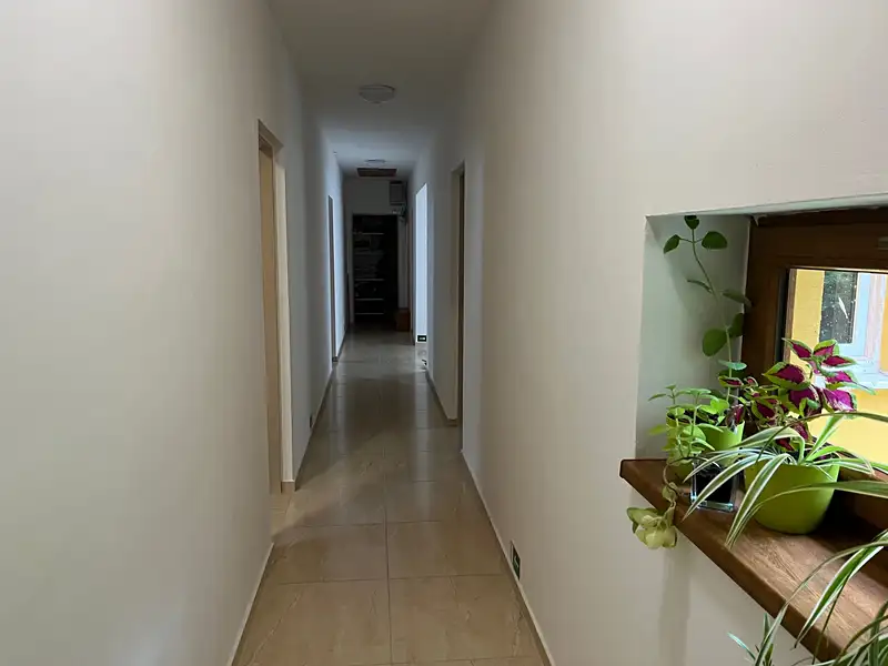 Prodej ubytovacího zařízení 350 m², Jesenice – náhled fotky 3