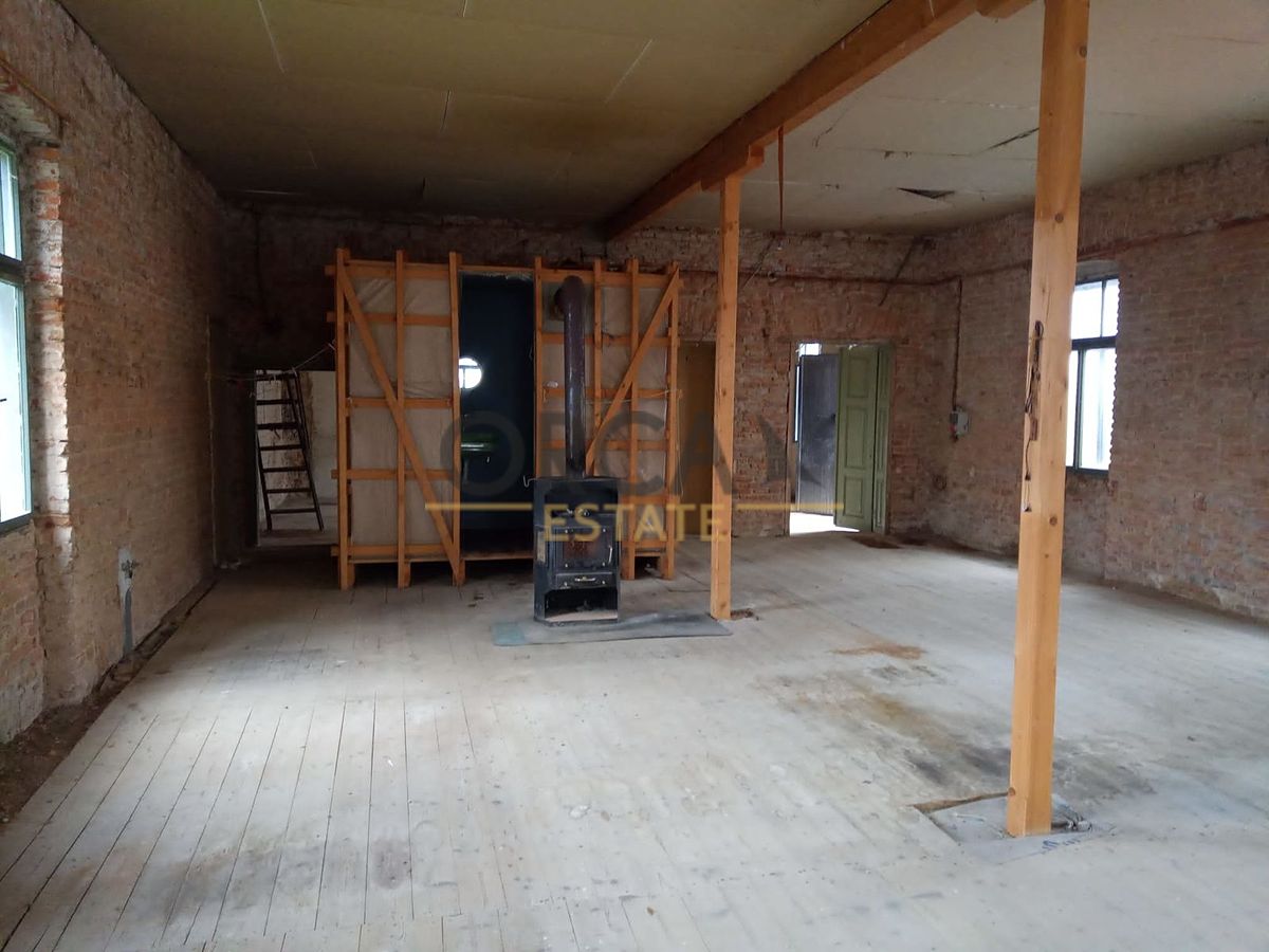 Prodej rodinného domu 340 m², pozemek 181 m² – fotografie 3