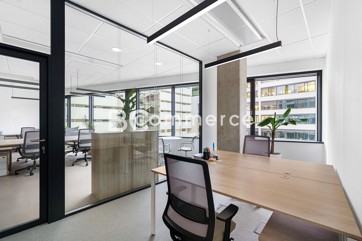Pronájem kanceláře 310 m² – fotografie 2