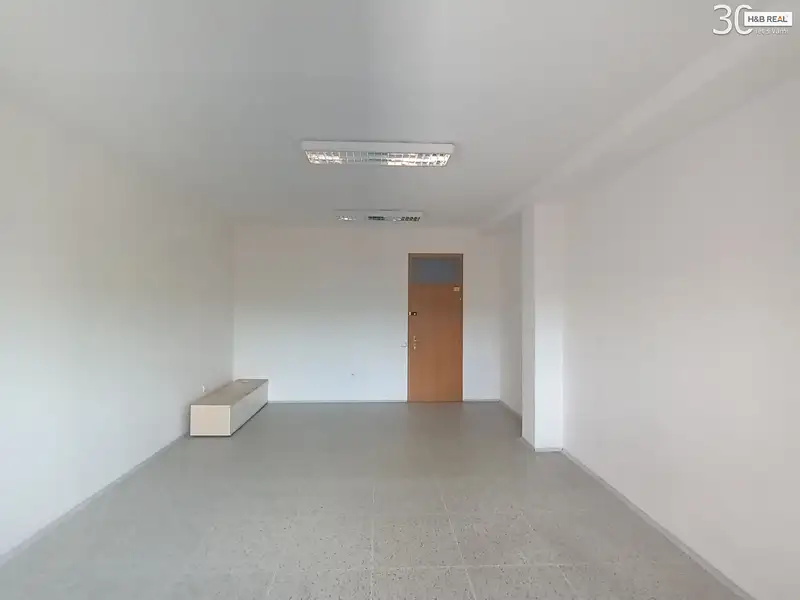 Pronájem kanceláře 32 m², Vsetín – náhled fotky 2