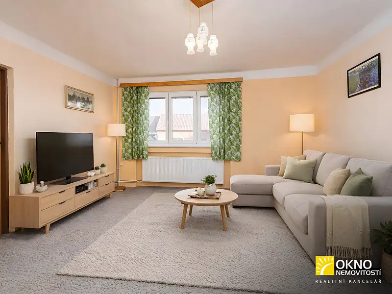Prodej rodinného domu 284 m², pozemek 755 m², Hrušky – náhled fotky 3