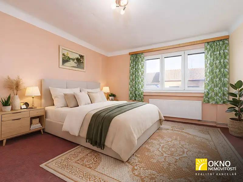 Prodej rodinného domu 284 m², pozemek 755 m², Hrušky – náhled fotky 2