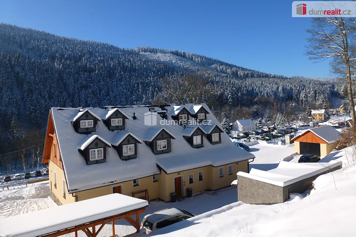 Prodej ubytovacího zařízení 324 m²