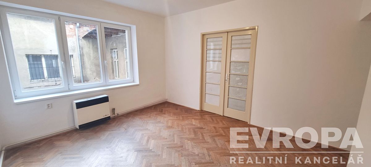 Pronájem bytu 2+1 58 m² – fotografie 2