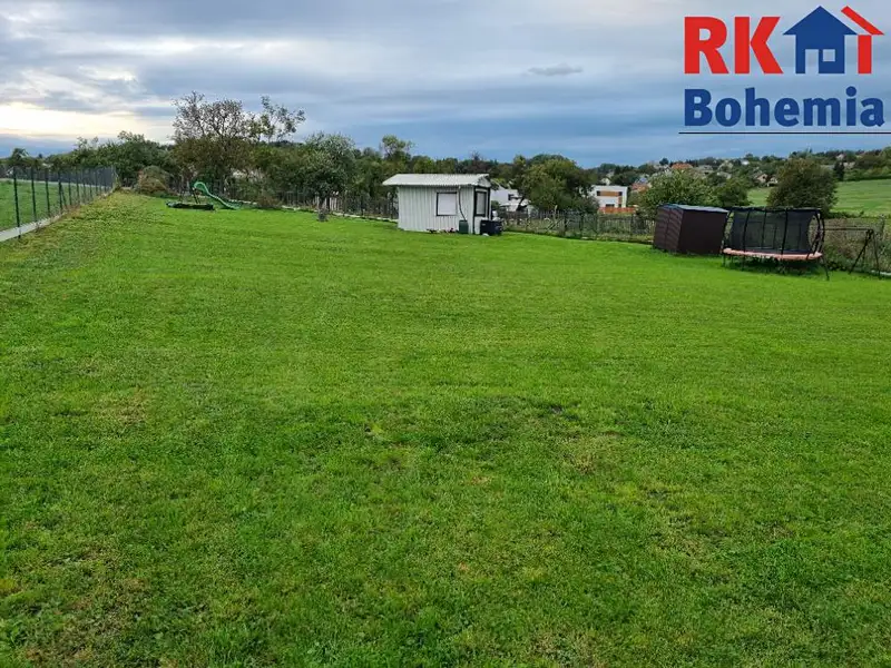 Prodej stavebního pozemku 1369 m², Dobrovice – náhled fotky 3