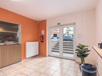 Prodej komerčního prostoru, 68 m² (2 z 16)