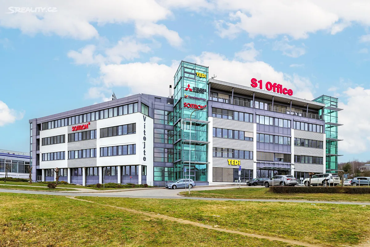 Pronájem kanceláře 479 m²