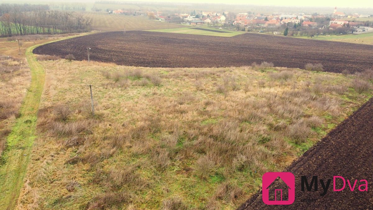 Prodej pozemku 1583 m², Troskotovice – fotka 1 z 3
