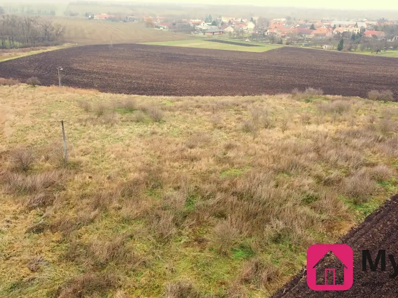 Prodej pozemku 1583 m², Troskotovice – náhled fotky 1