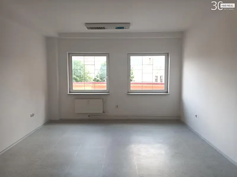 Pronájem kanceláře 32 m², Vsetín – náhled fotky 3