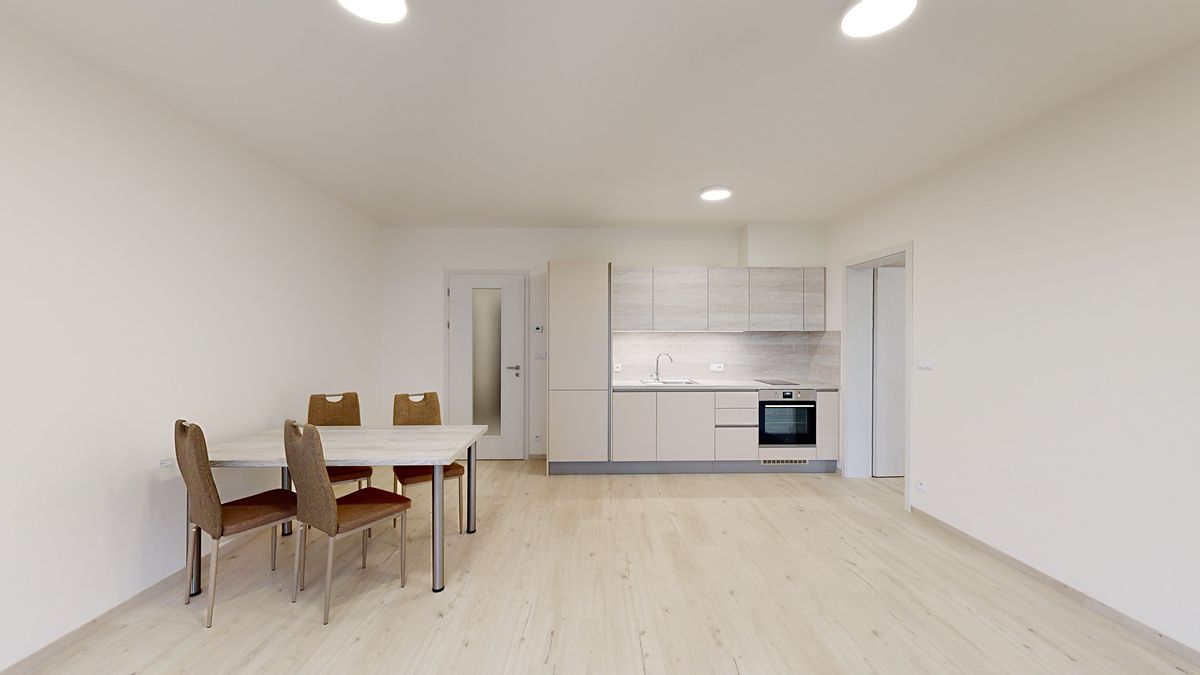 Pronájem bytu 2+kk 55 m² – fotografie 2