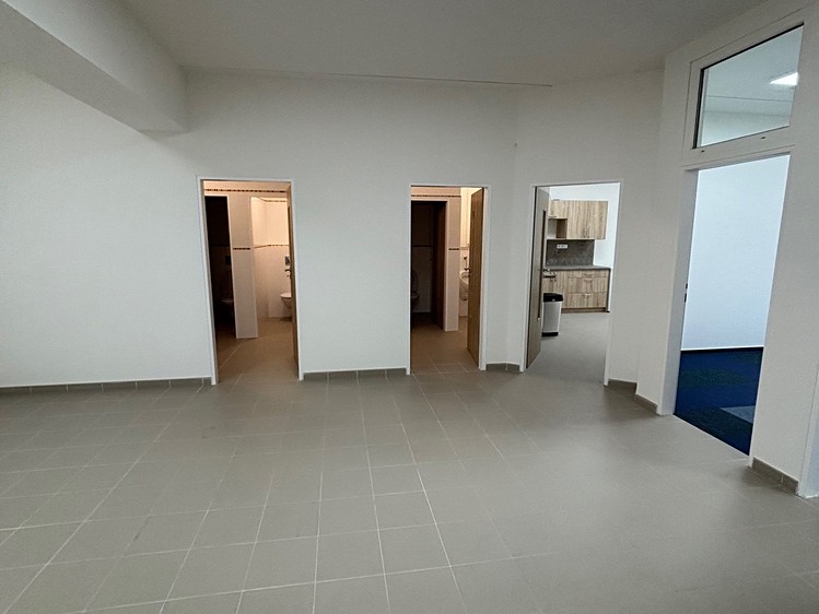 Pronájem komerčního prostoru, 402 m² (7 z 16)