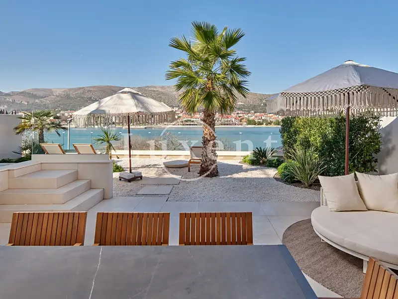 Prodej vily 420 m², pozemek 350 m², Trogir – náhled fotky 2
