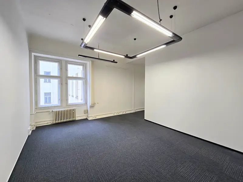 Pronájem kanceláře 94 m², Praha – náhled fotky 2