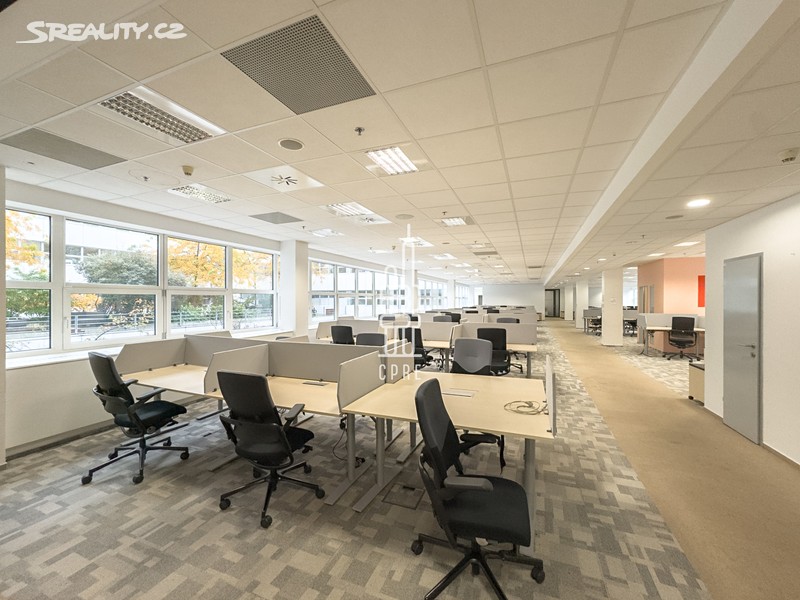 Pronájem kanceláře 494 m² – pohled 2
