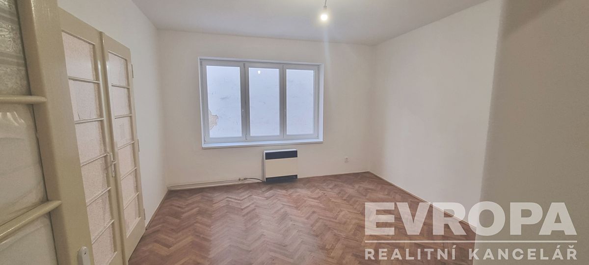 Pronájem bytu 2+1 58 m² – fotografie 3