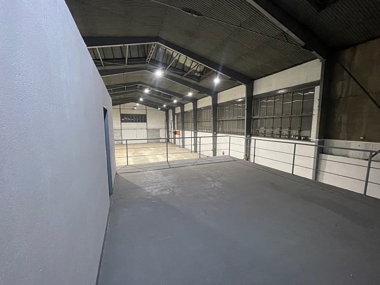Prodej komerčního prostoru, 777 m² (26 z 46)