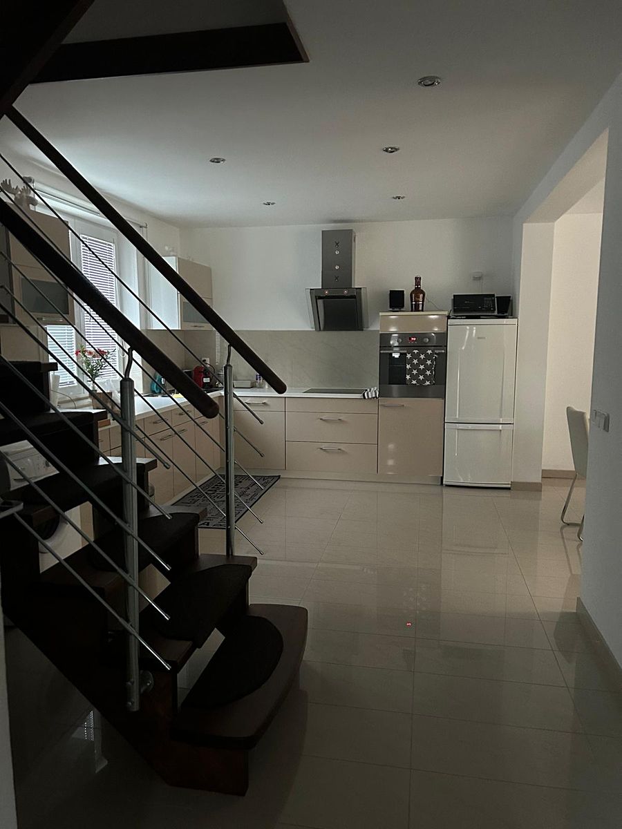 Prodej rodinného domu 235 m², pozemek 540 m² – fotografie 4