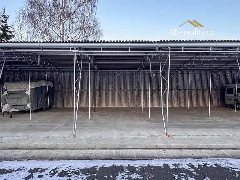 Pronájem garážového stání 35 m², Novosedlice – náhled fotky 2