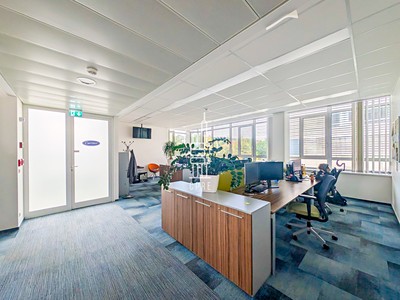 Pronájem kanceláře 260 m² — photo 3