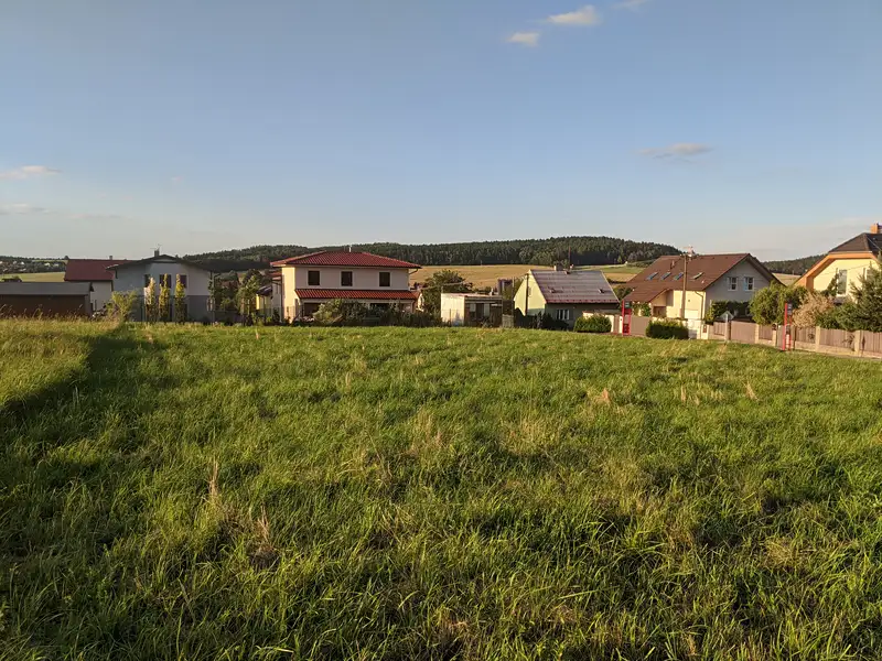 Prodej stavebního pozemku 1294 m², Všestary – náhled fotky 1