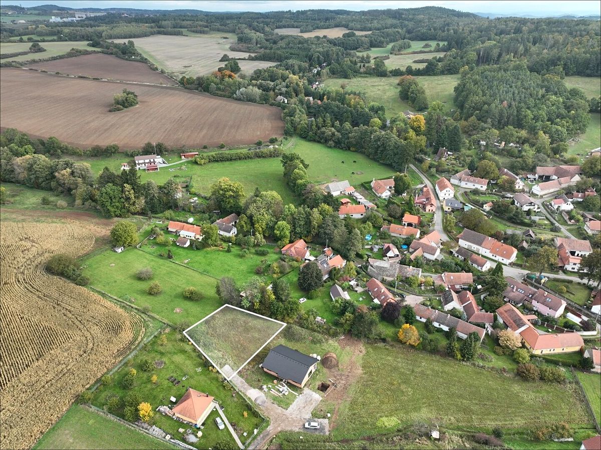 Prodej stavebního pozemku 1297 m² – fotografie 2