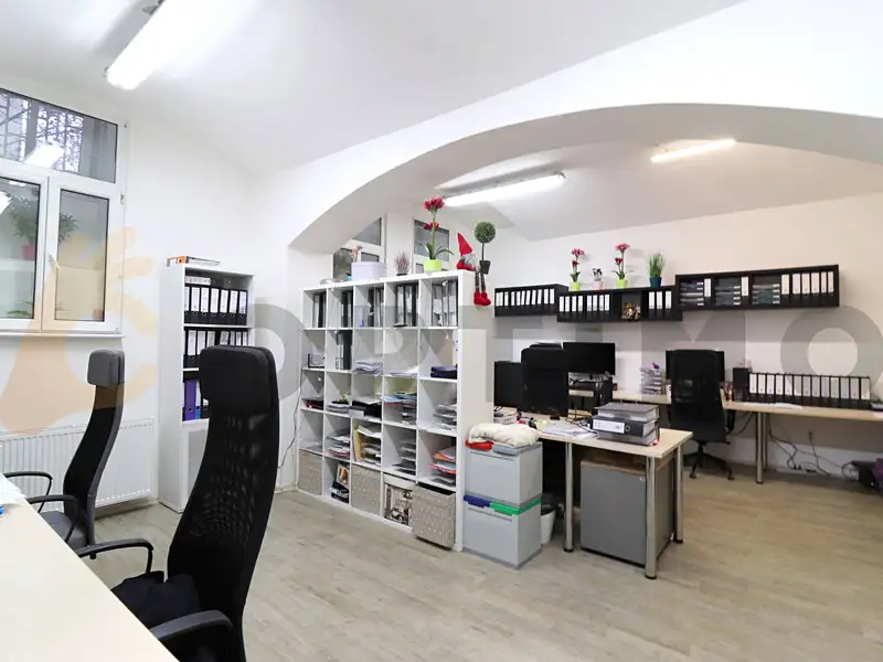 Prodej kanceláře 120 m², Praha – náhled fotky 1