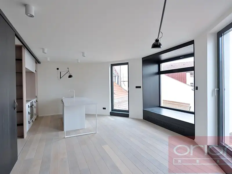 Pronájem bytu 2+kk 60 m², Praha – náhled fotky 2